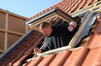 Pose de fenêtres de toit Velux à Artigue